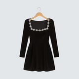 Алена | Саметена рокля с цветен деколте