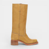 Дамски кожени ботуши до средата на прасеца