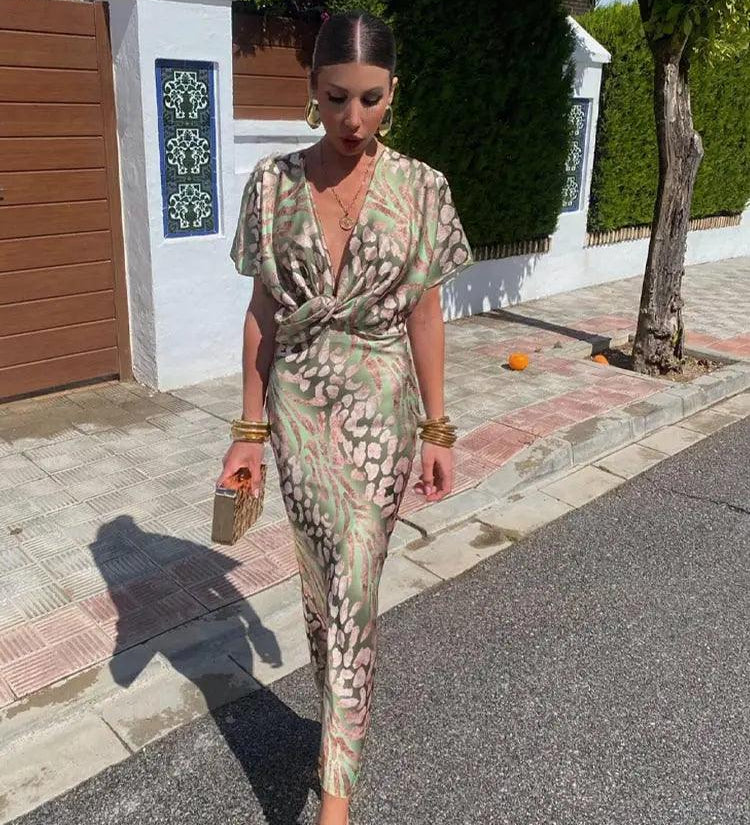 Constança | Virágmintás Ruha Plisszéval és V Nyakkal