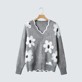 Кари | Елегантен цветен пуловер с V-образно деколте