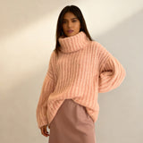 Алена | Нежен и топъл пуловер с висока яка за уютни дни