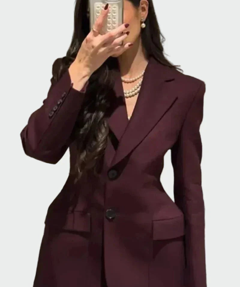 Nikol - Elegáns Zakó Figyelemfelkeltő Szabással és Gombokkal