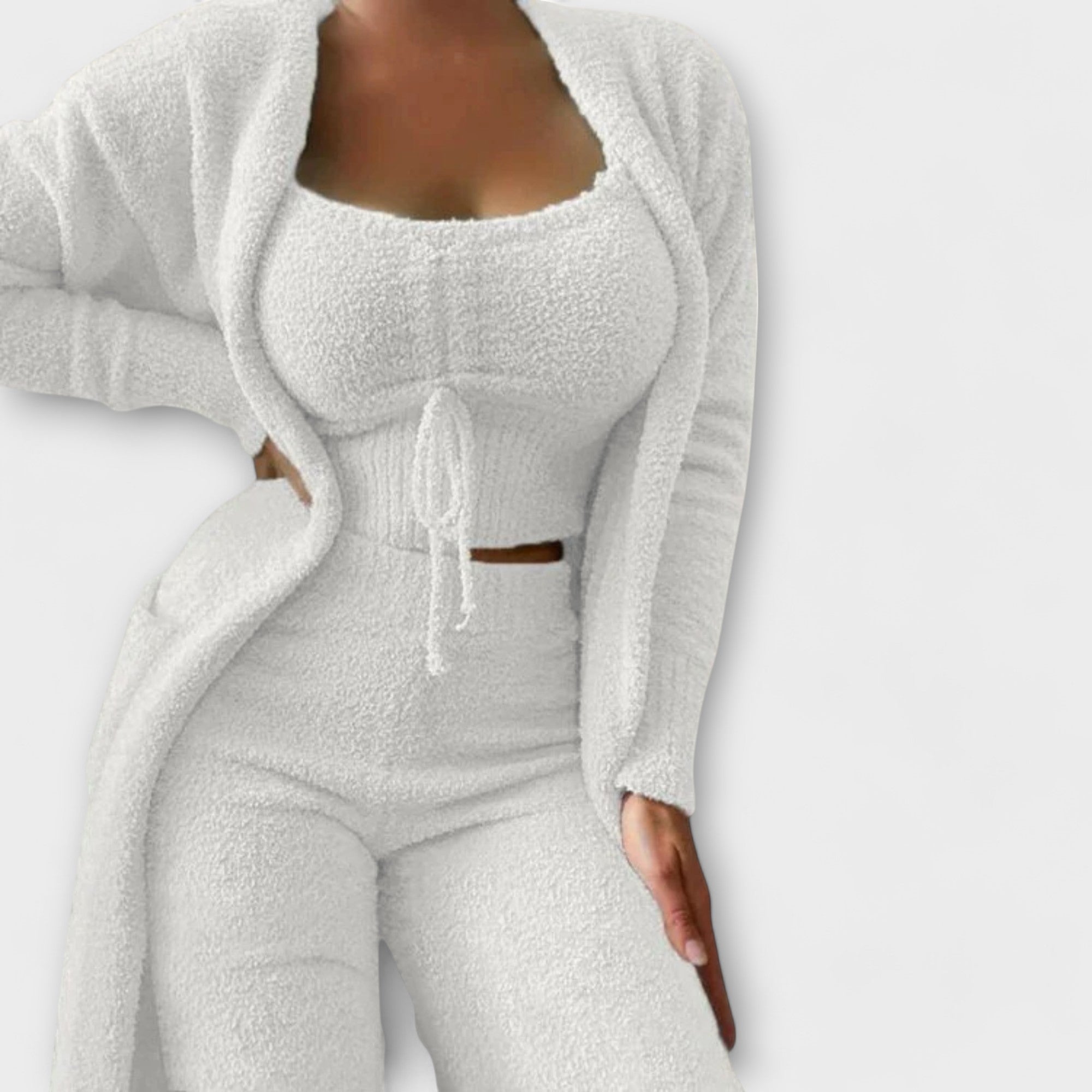 Mehki Flanel Pizsama Szett Dalia Háromrészes Formával a Maximális Kényelemért