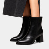 Дамски ботуши до глезена с остър нос и изкуствена кожа – блоков ток, страничен цип