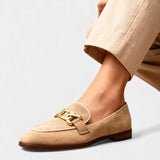 Дамски замшеви мокасини с верига – класически плоски обувки