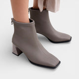 Женски класически ботуши от изкуствена кожа – с цип отзад и блок ток