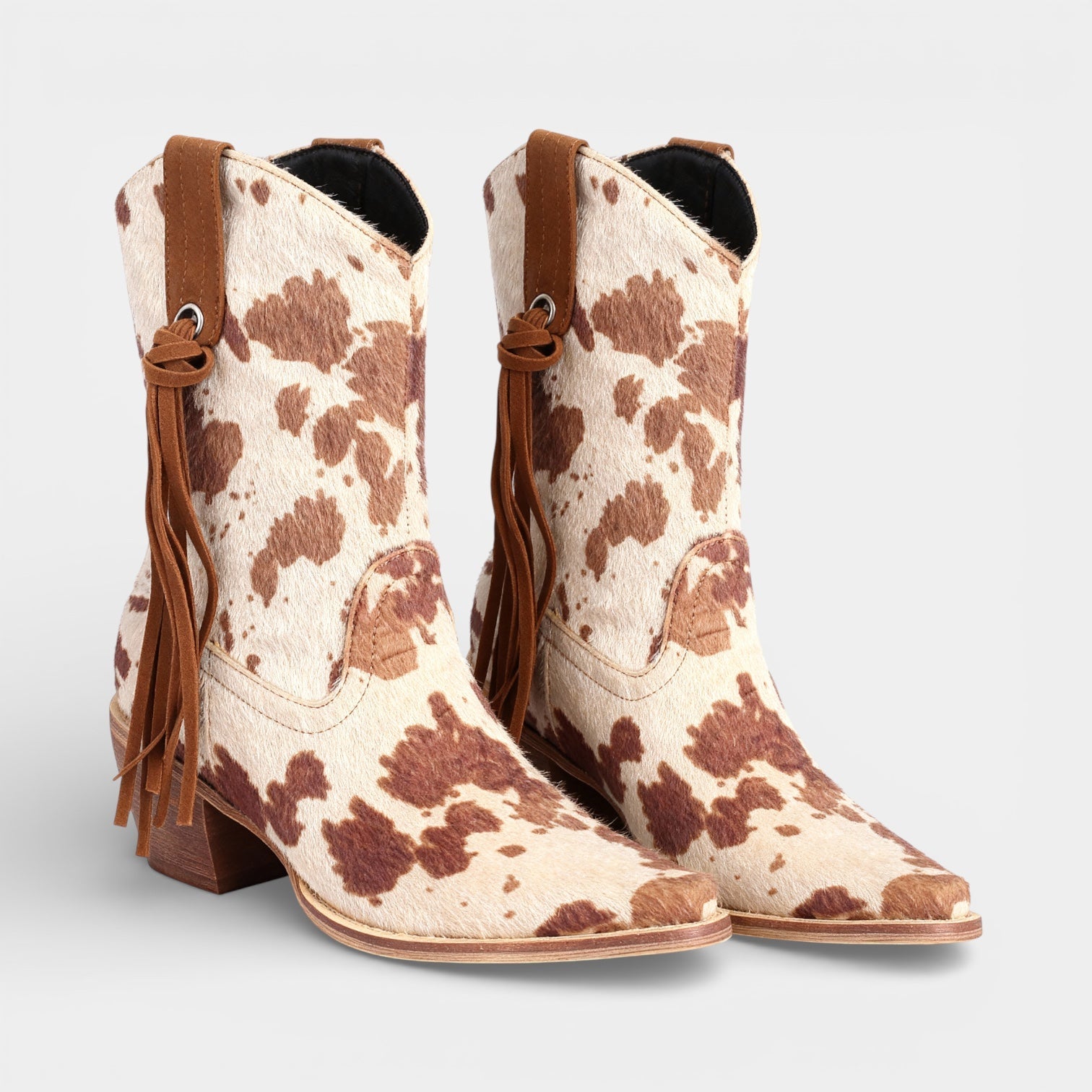 Дамски Ковбойски Боти от Изкуствен Суед – С остър нос